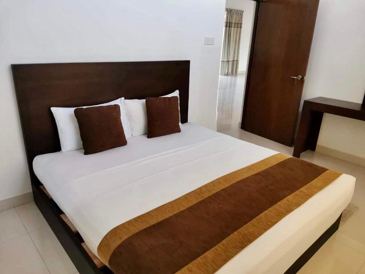Aradhana Airport Transit Hotel Katunayaka Extérieur photo