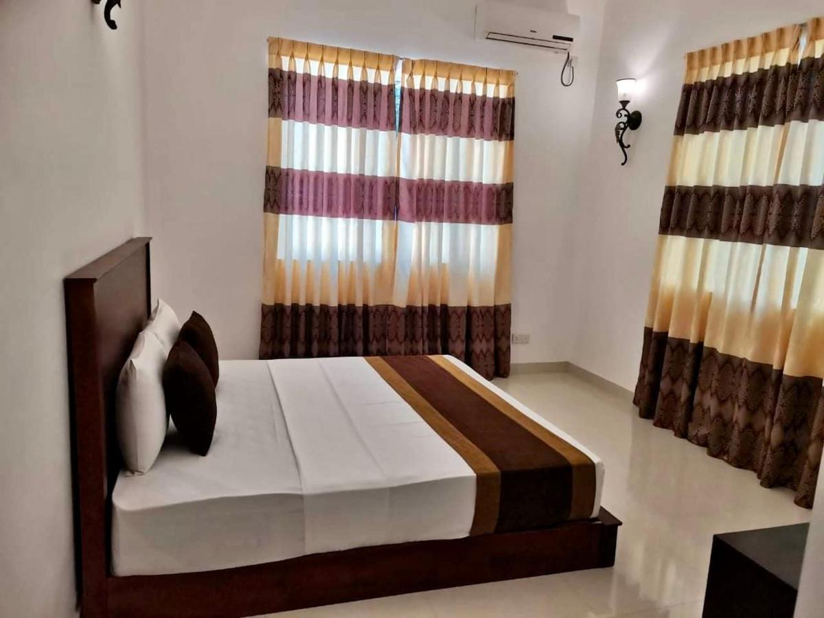 Aradhana Airport Transit Hotel Katunayaka Extérieur photo