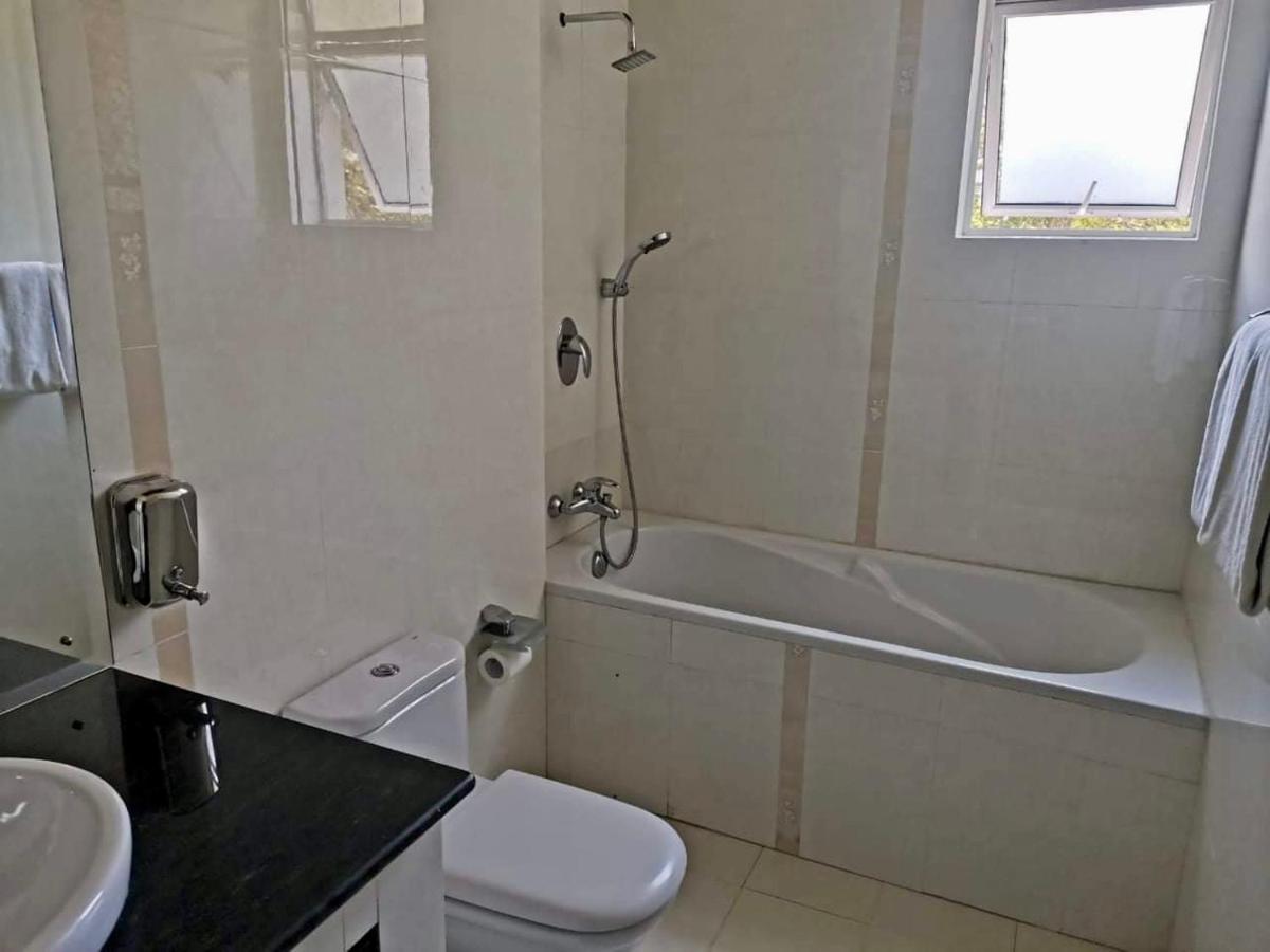 Aradhana Airport Transit Hotel Katunayaka Extérieur photo