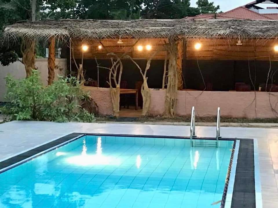 Aradhana Airport Transit Hotel Katunayaka Extérieur photo