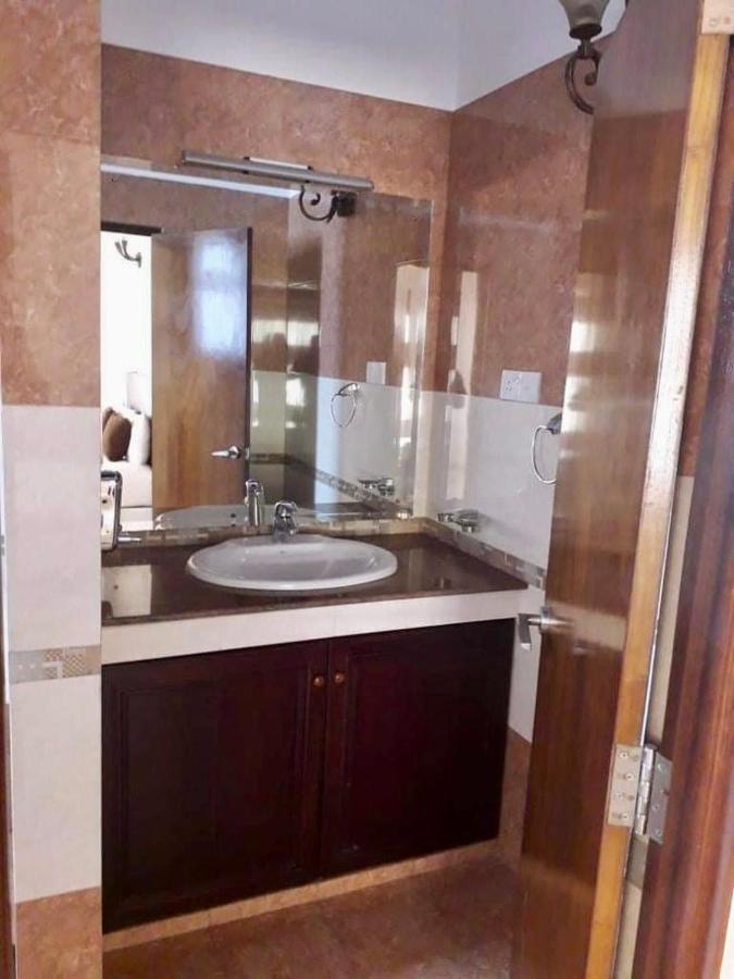 Aradhana Airport Transit Hotel Katunayaka Extérieur photo