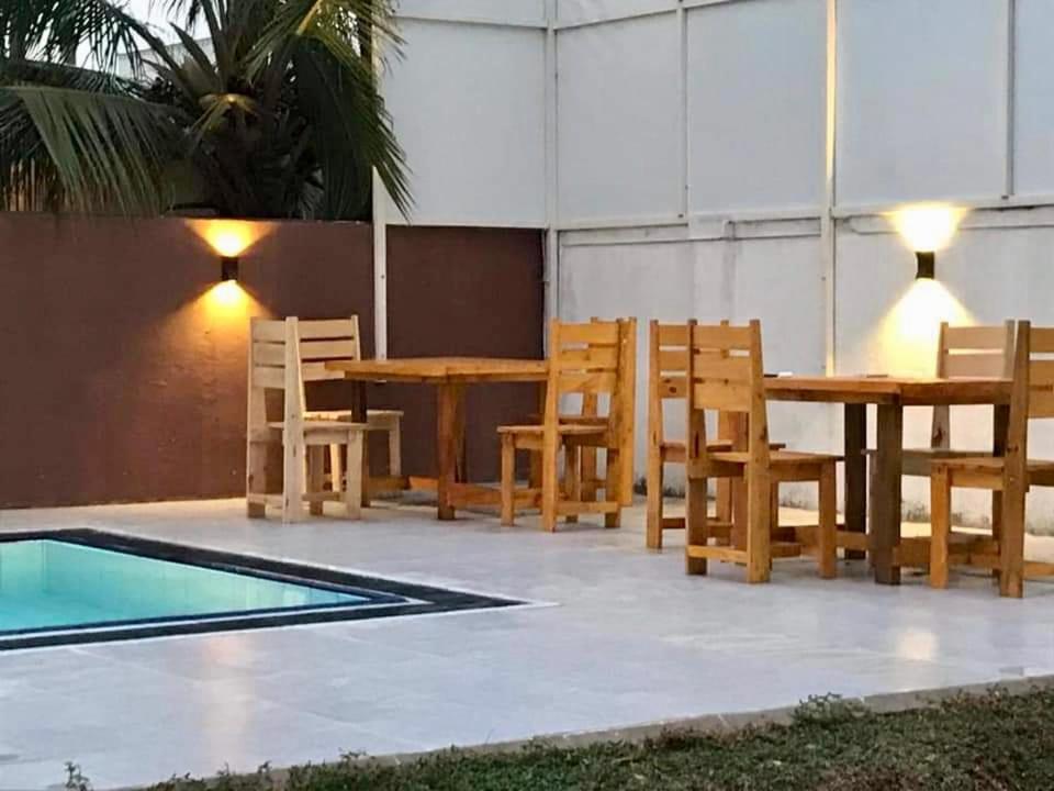 Aradhana Airport Transit Hotel Katunayaka Extérieur photo