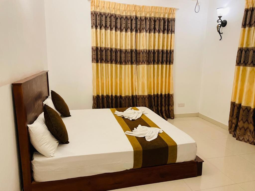 Aradhana Airport Transit Hotel Katunayaka Extérieur photo