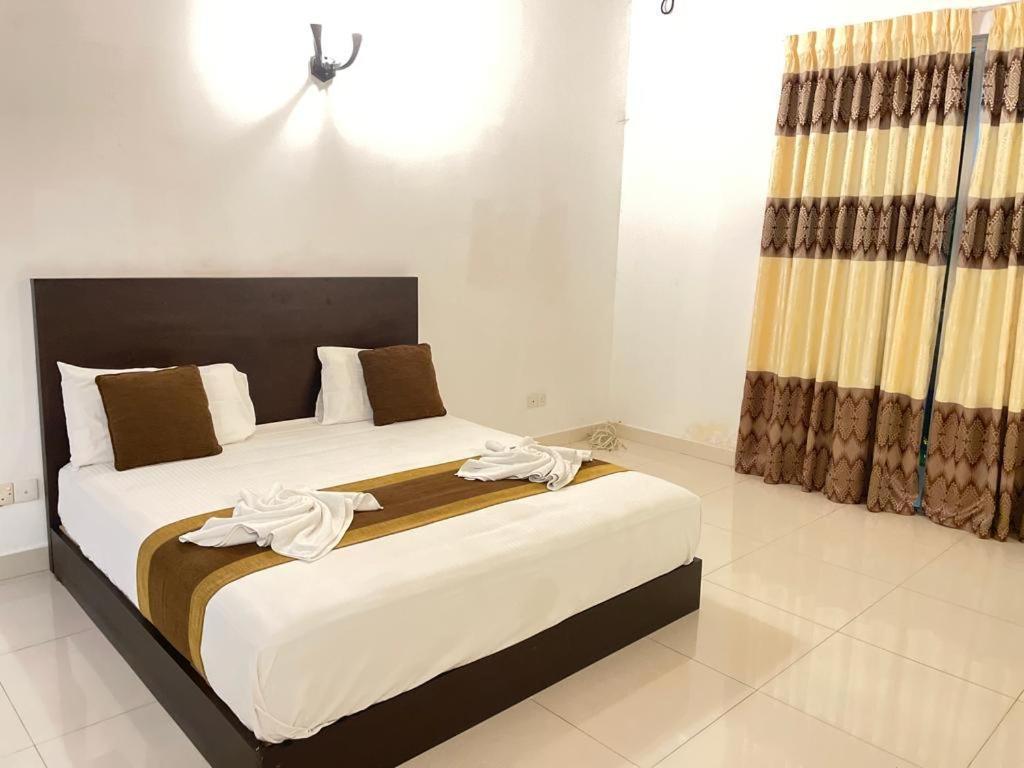 Aradhana Airport Transit Hotel Katunayaka Extérieur photo