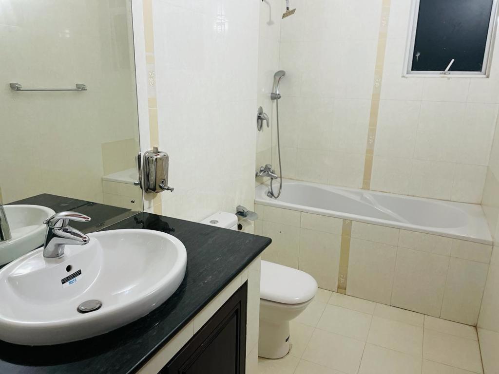 Aradhana Airport Transit Hotel Katunayaka Extérieur photo
