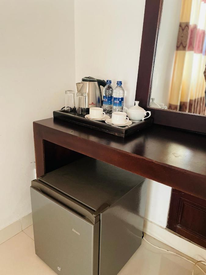 Aradhana Airport Transit Hotel Katunayaka Extérieur photo